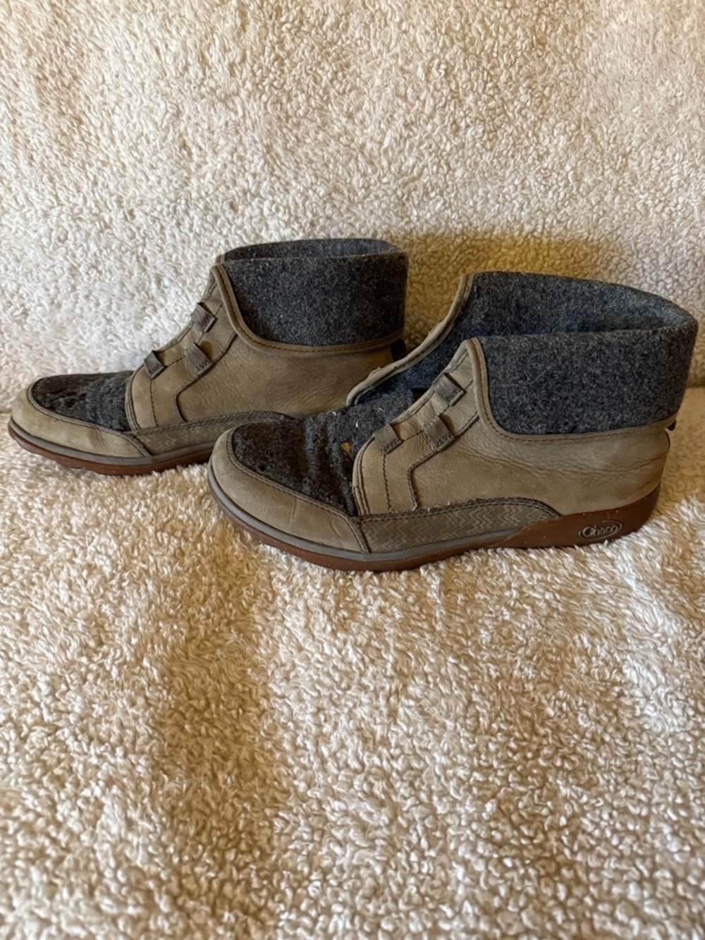 Chaco Women’s Gray/Green Convertible Wool-Cuff Chukka Boots